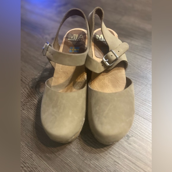 MIA Swedish Tan Wooden Heel Clogs - Picture 14 of 15